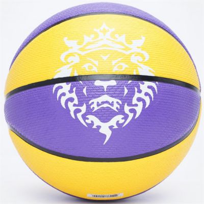   Nike Playground 8P Lebron James .7 /